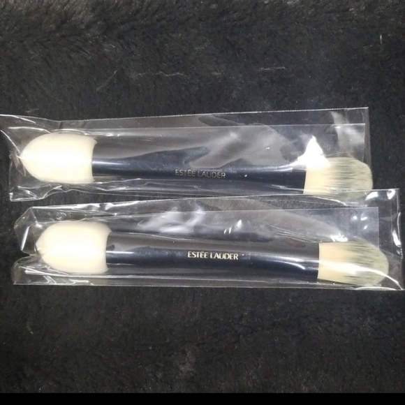 Estee Lauder Other - Estee Lauder foundation brush and sponge